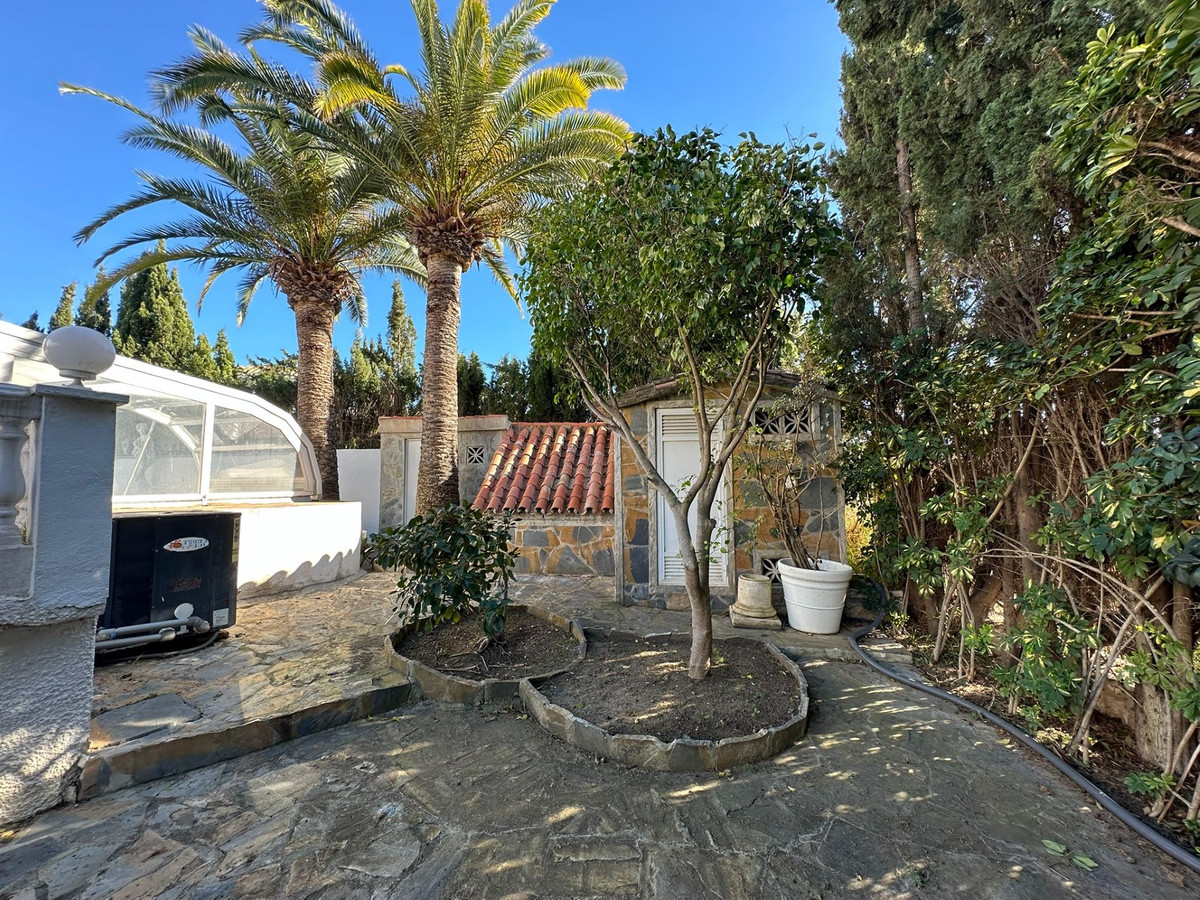 5 Bed Townhouse for sale in Marbesa Costa Del Sol, Málaga, Spain