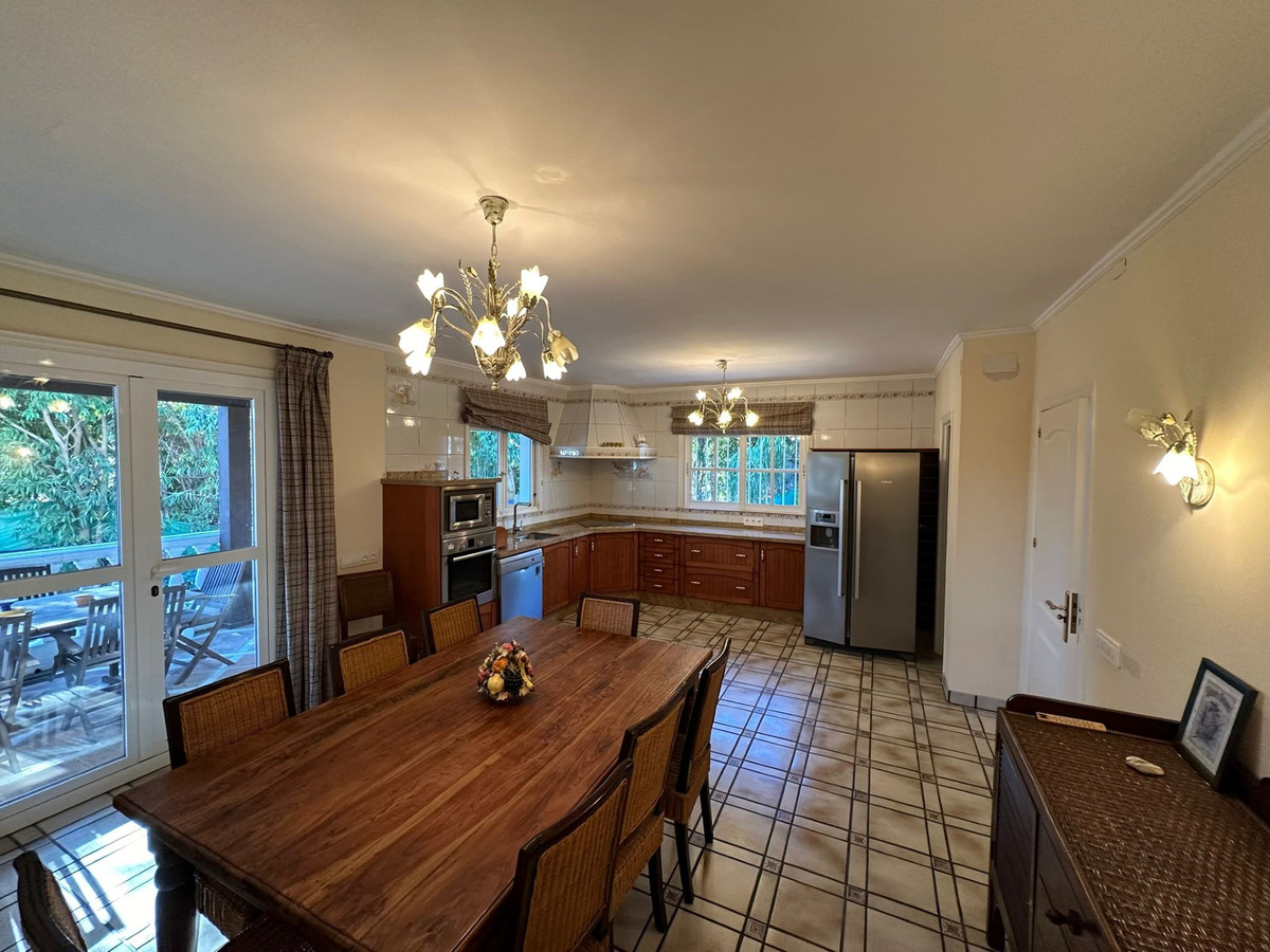 5 Bed Townhouse for sale in Marbesa Costa Del Sol, Málaga, Spain