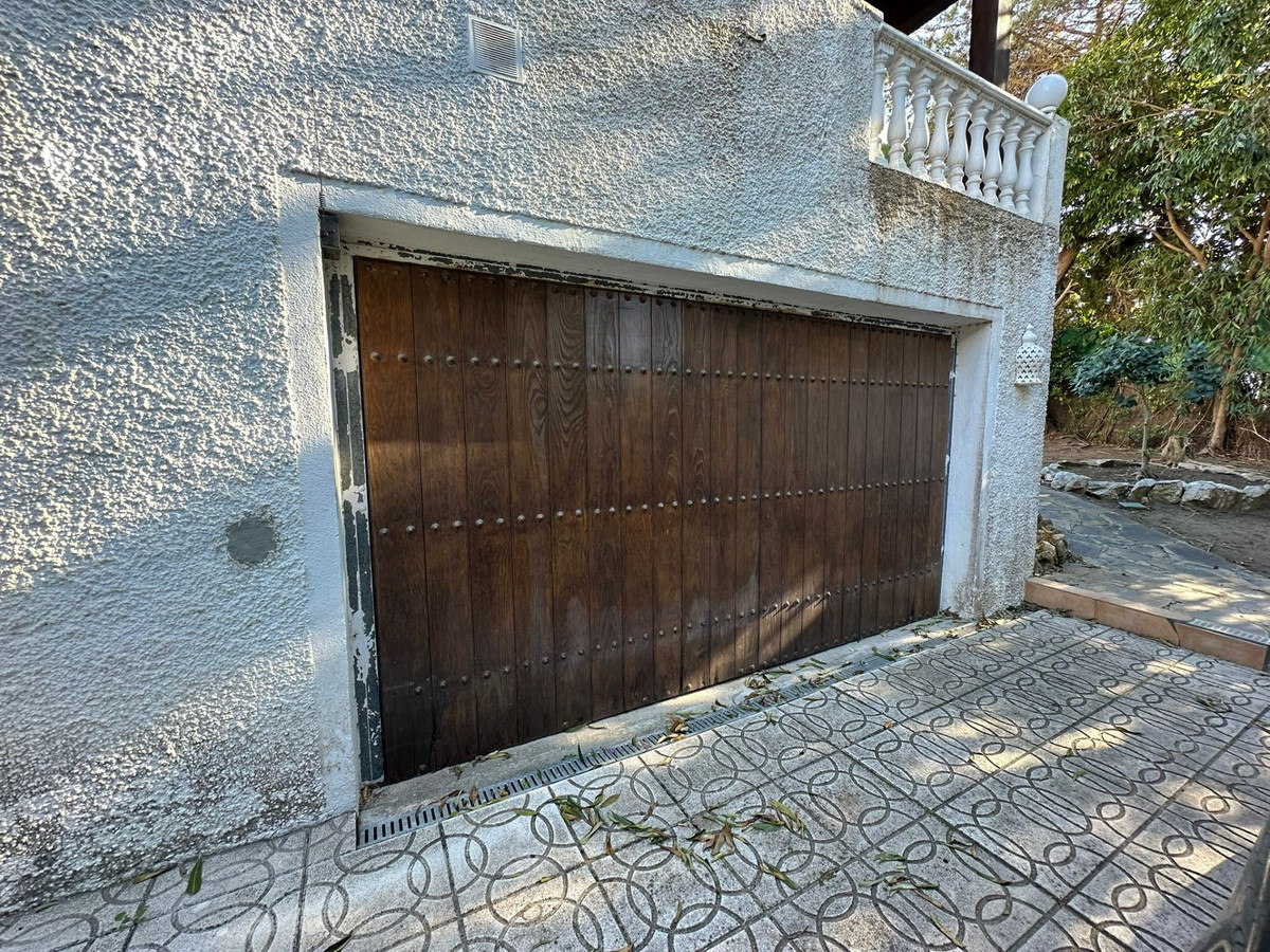 5 Bed Townhouse for sale in Marbesa Costa Del Sol, Málaga, Spain