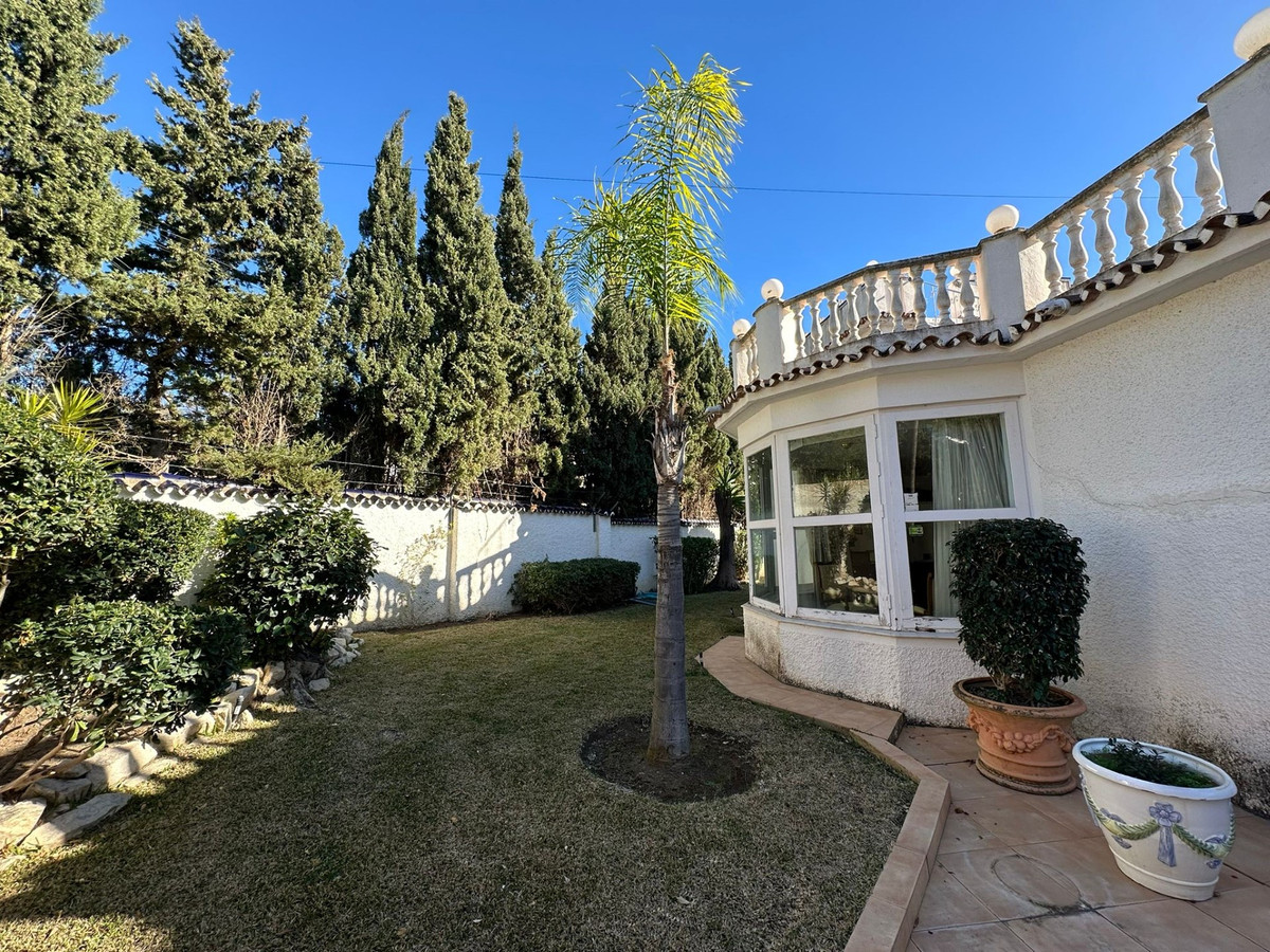 5 Bed Townhouse for sale in Marbesa Costa Del Sol, Málaga, Spain