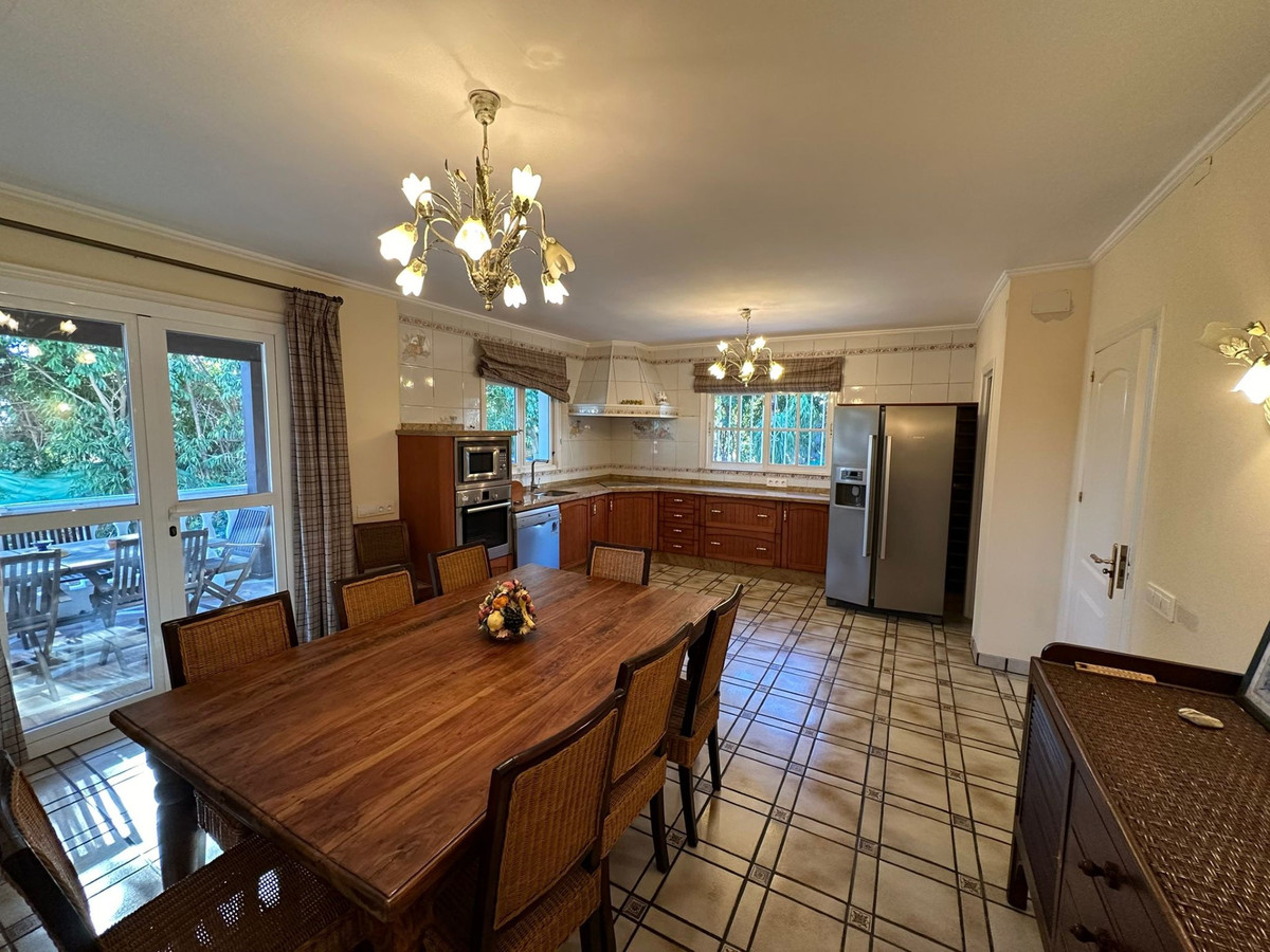 5 Bed Townhouse for sale in Marbesa Costa Del Sol, Málaga, Spain