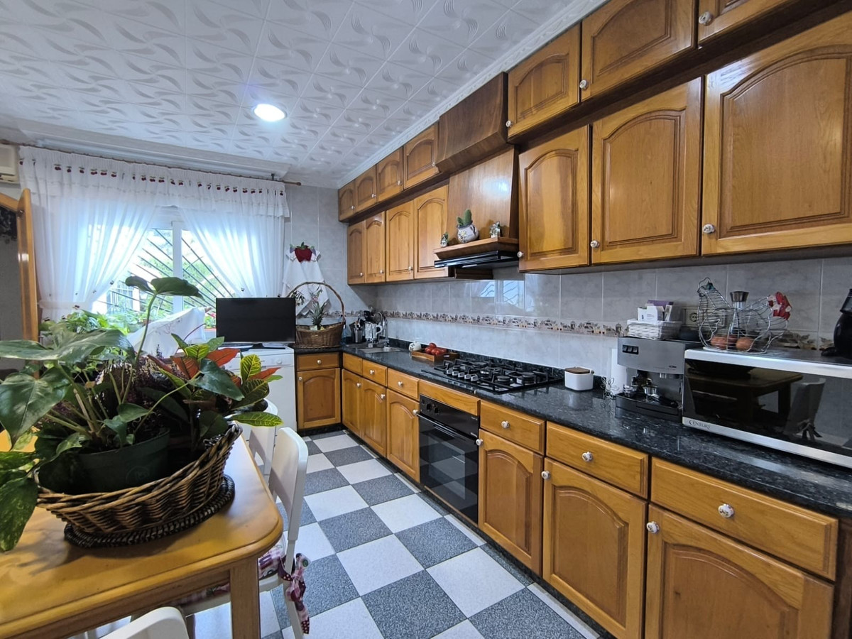 4 Bed Townhouse for sale in Sax Costa Blanca, Alicante, Spain
