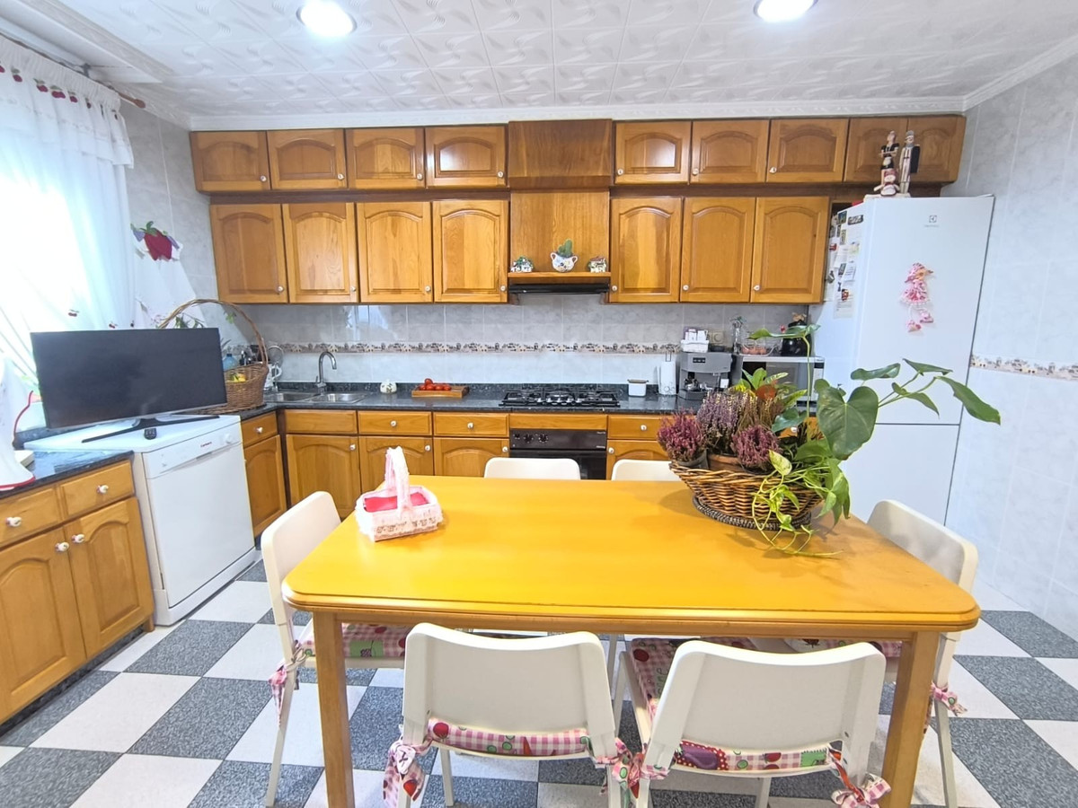 4 Bed Townhouse for sale in Sax Costa Blanca, Alicante, Spain