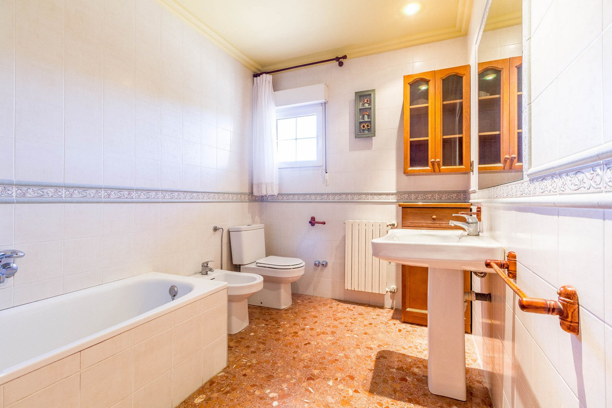 7 Bed Townhouse for sale in Yecla Costa Calida, Murcia, Spain