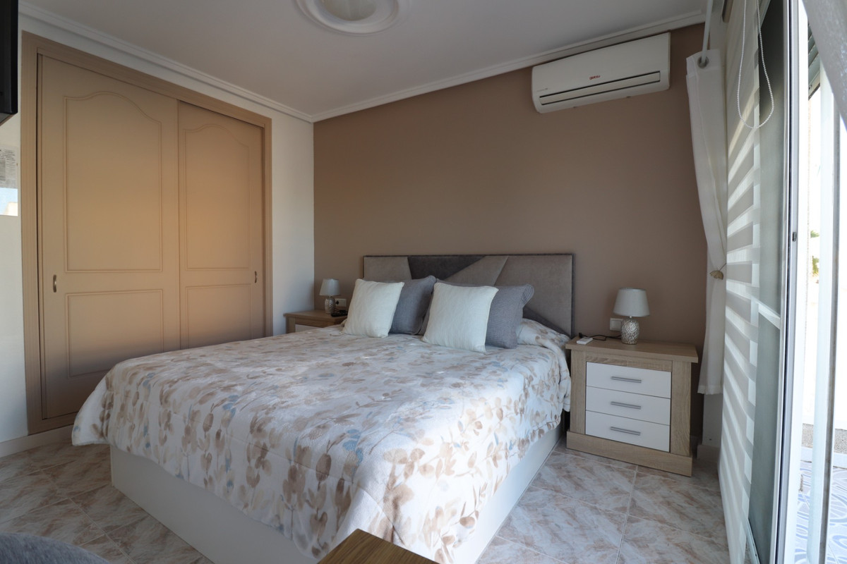 Se vende Villa - Chalet de 3 dormitorios en Costa Blanca, Alicante, España