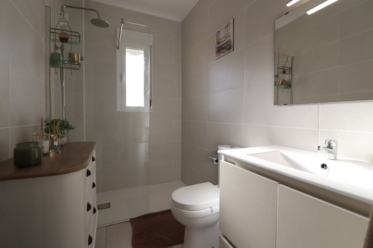 Se vende Villa - Chalet de 3 dormitorios en Costa Blanca, Alicante, España