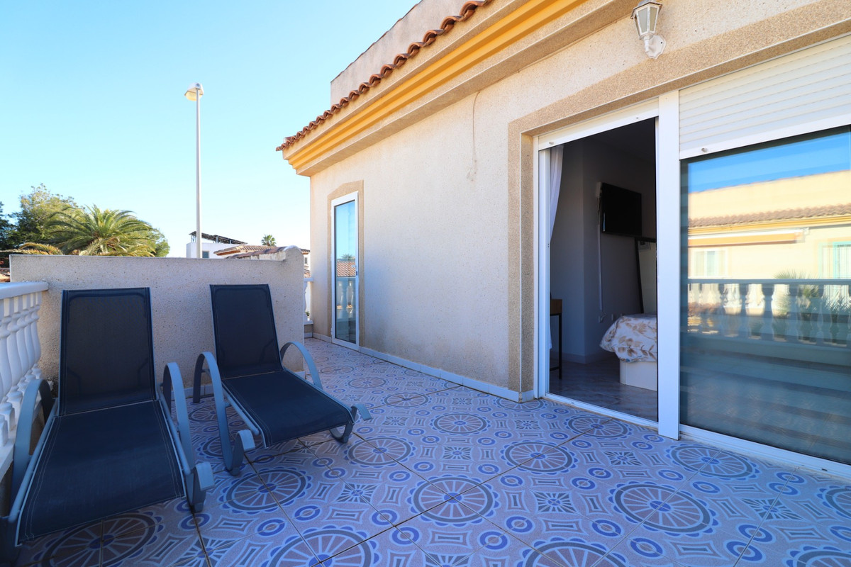 Se vende Villa - Chalet de 3 dormitorios en Costa Blanca, Alicante, España