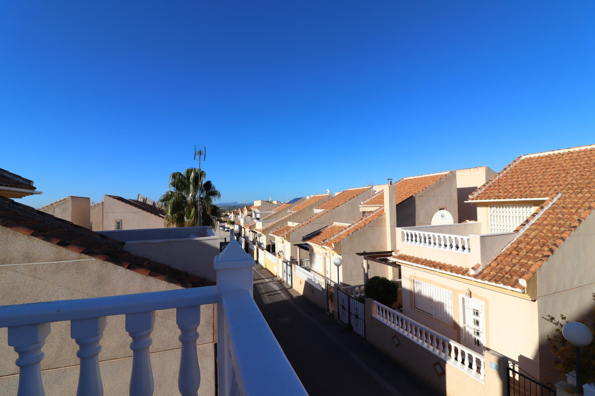 Se vende Villa - Chalet de 3 dormitorios en Costa Blanca, Alicante, España