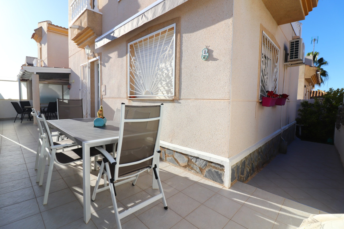 Se vende Villa - Chalet de 3 dormitorios en Costa Blanca, Alicante, España