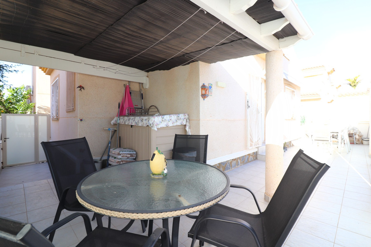 Se vende Villa - Chalet de 3 dormitorios en Costa Blanca, Alicante, España