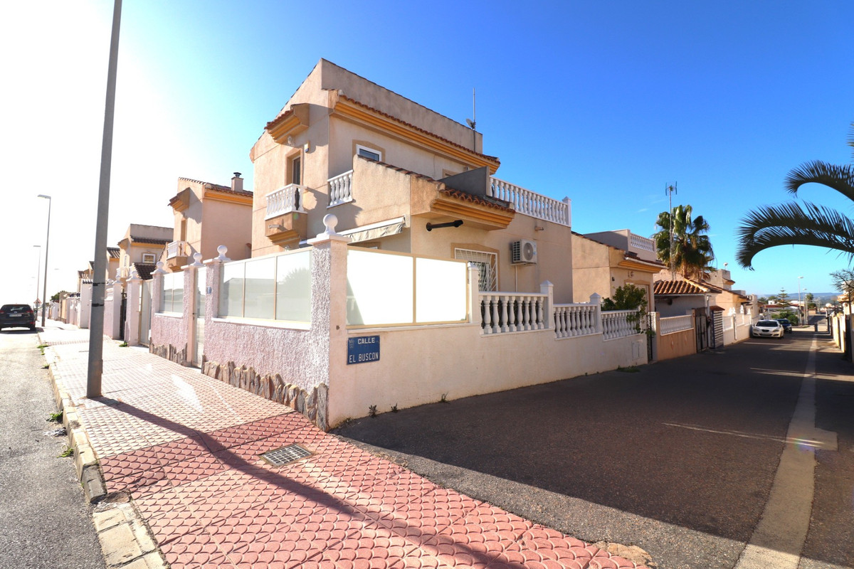 Se vende Villa - Chalet de 3 dormitorios en Costa Blanca, Alicante, España