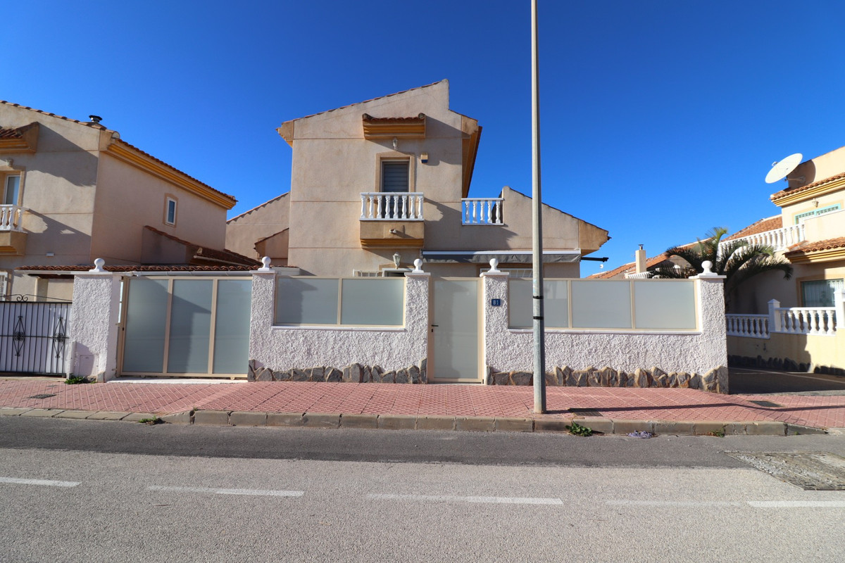 Se vende Villa - Chalet de 3 dormitorios en Costa Blanca, Alicante, España