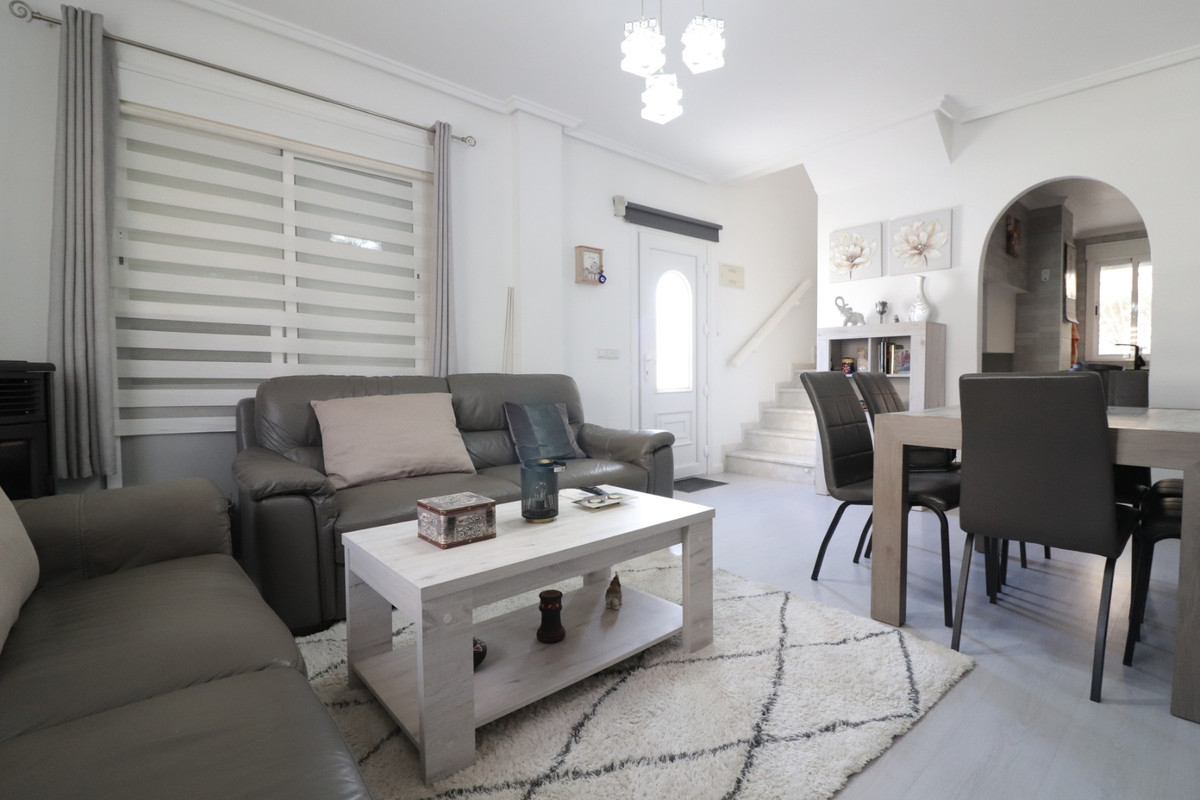 Se vende Villa - Chalet de 3 dormitorios en Costa Blanca, Alicante, España