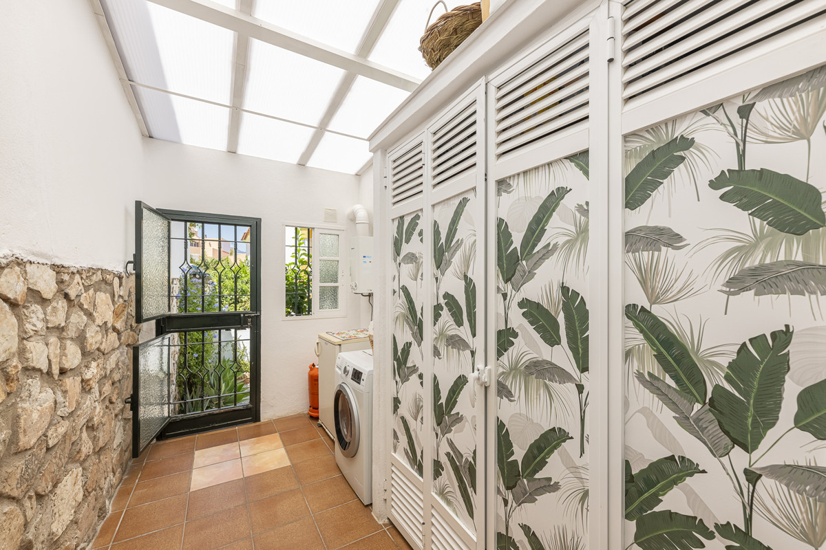 Se vende Pareada de 5 dormitorios en Costa Del Sol, Málaga, España