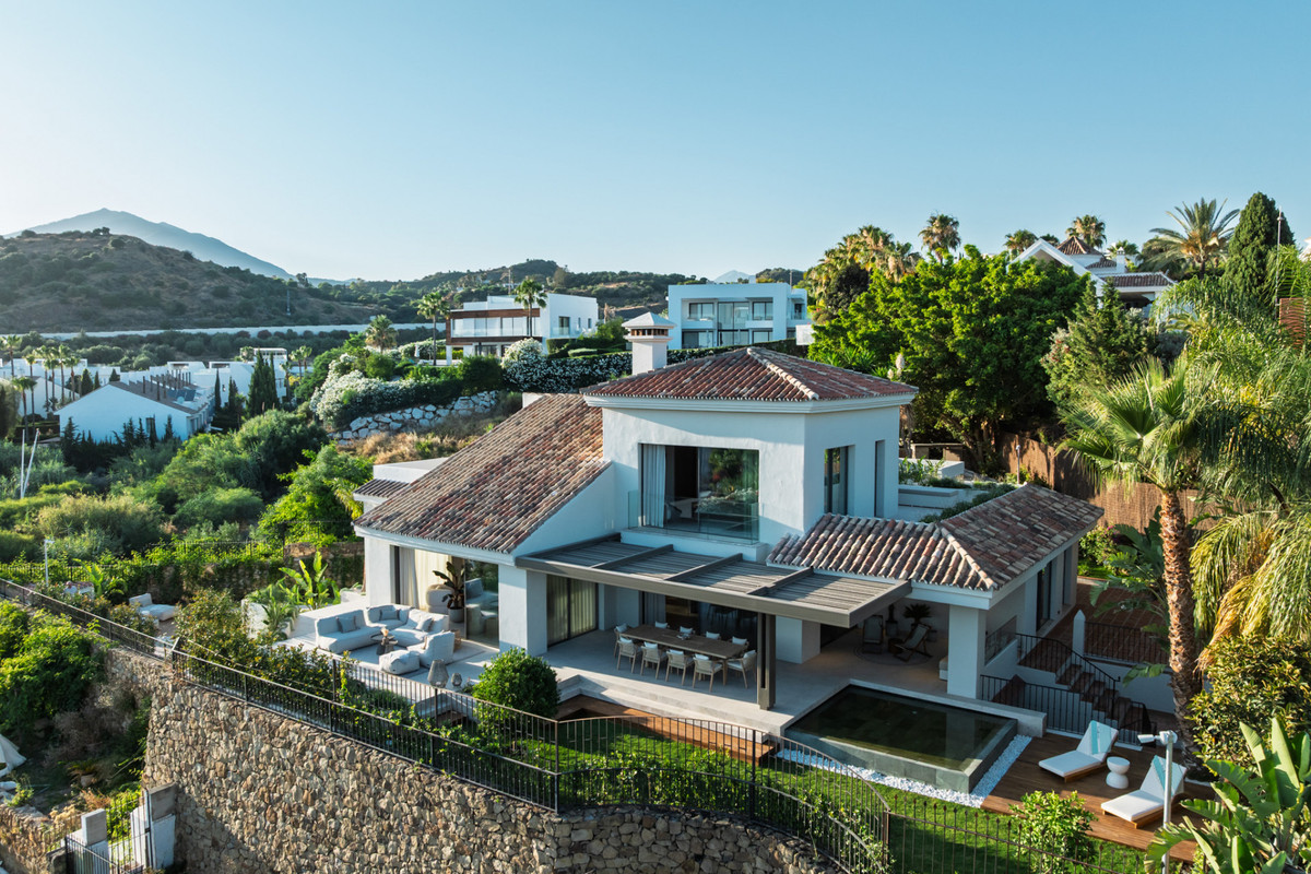 5 Bed Townhouse for sale in Nueva Andalucía Costa Del Sol, Málaga, Spain
