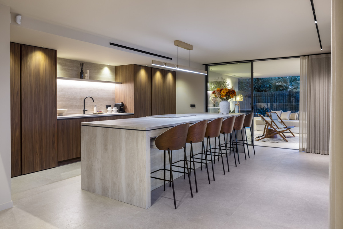 5 Bed Townhouse for sale in Nueva Andalucía Costa Del Sol, Málaga, Spain