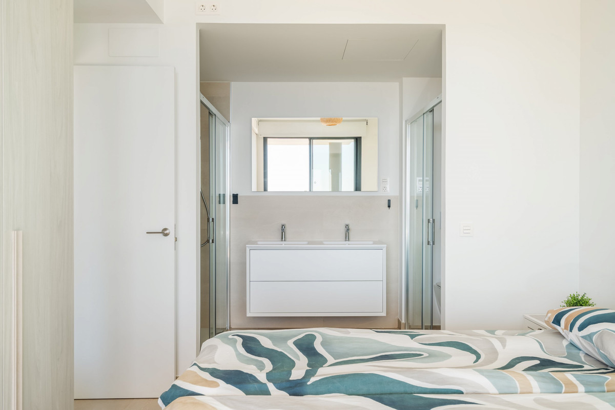 2 Bed Apartment for sale in Fuengirola Costa Del Sol, Málaga, Spain