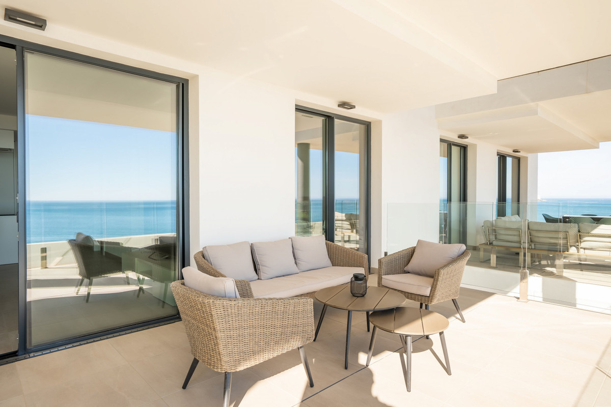 2 Bed Apartment for sale in Fuengirola Costa Del Sol, Málaga, Spain
