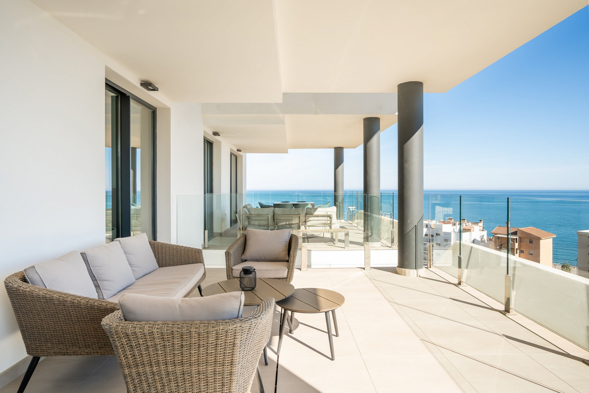 2 Bed Apartment for sale in Fuengirola Costa Del Sol, Málaga, Spain