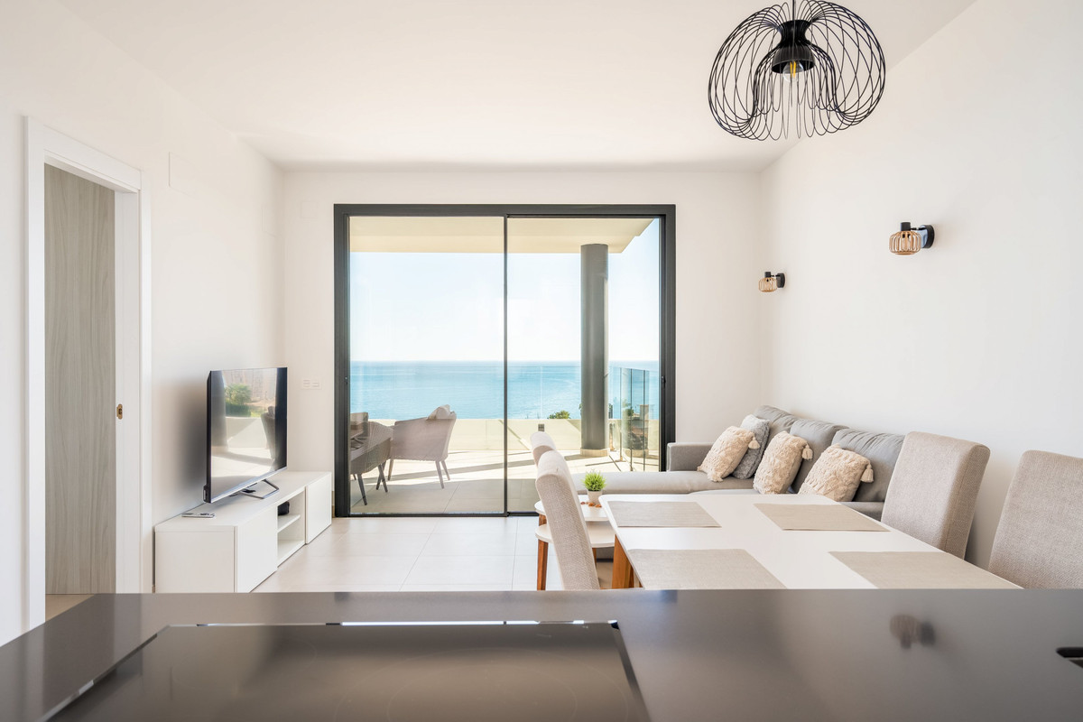 2 Bed Apartment for sale in Fuengirola Costa Del Sol, Málaga, Spain