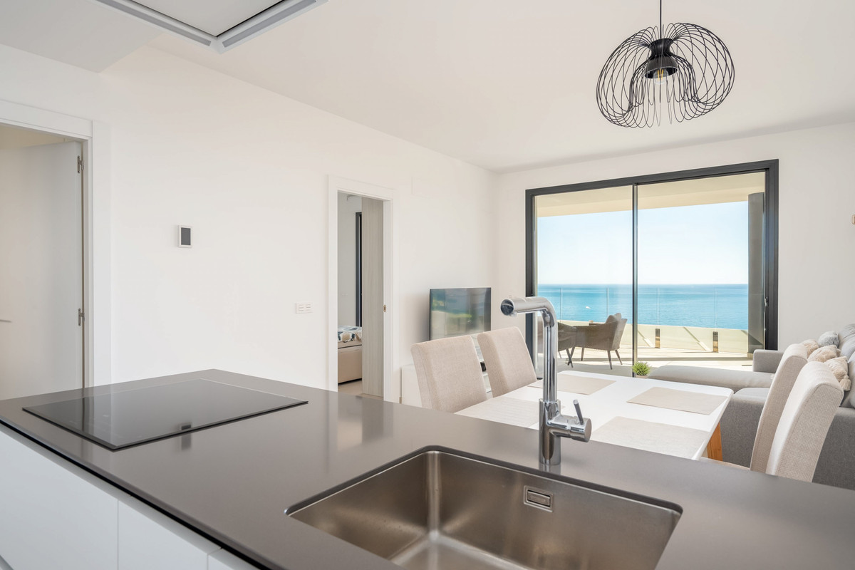 2 Bed Apartment for sale in Fuengirola Costa Del Sol, Málaga, Spain