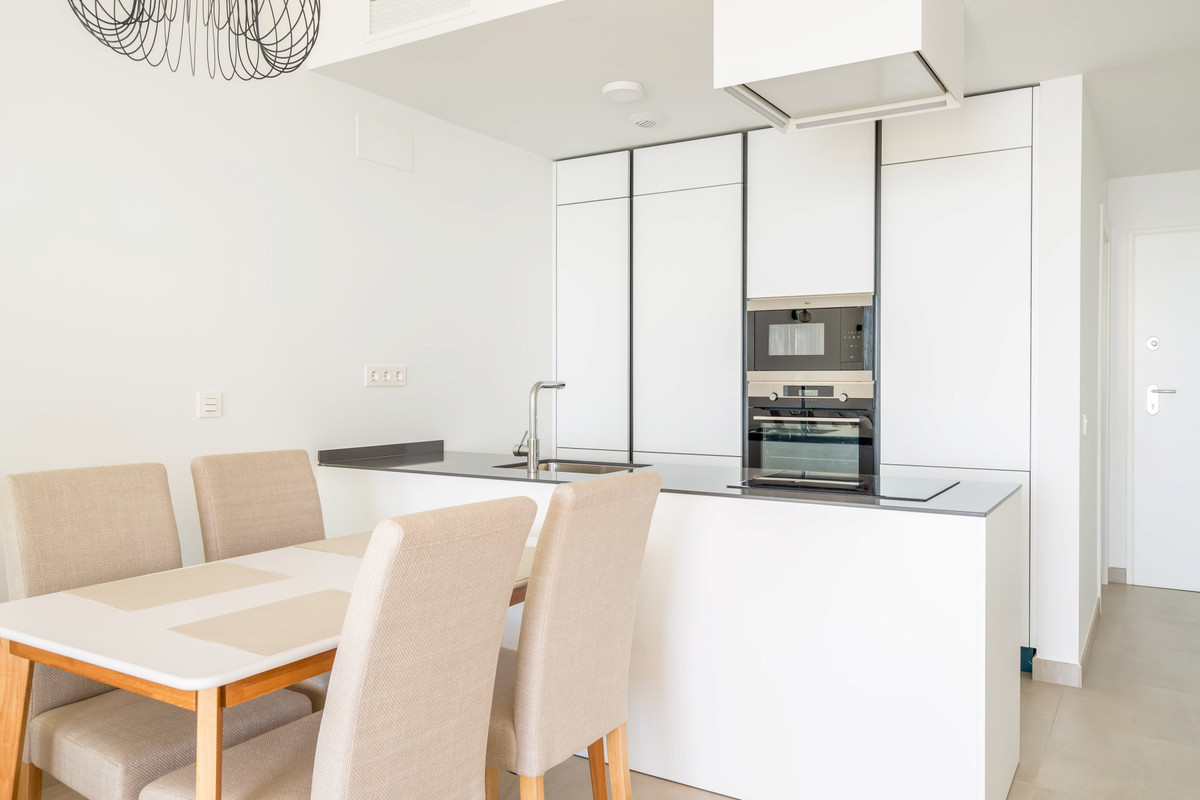 2 Bed Apartment for sale in Fuengirola Costa Del Sol, Málaga, Spain