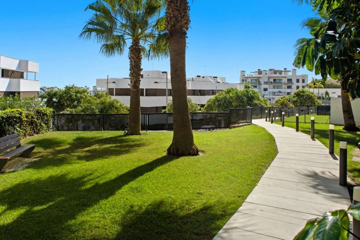 2 Bed Apartment for sale in Estepona Costa Del Sol, Málaga, Spain