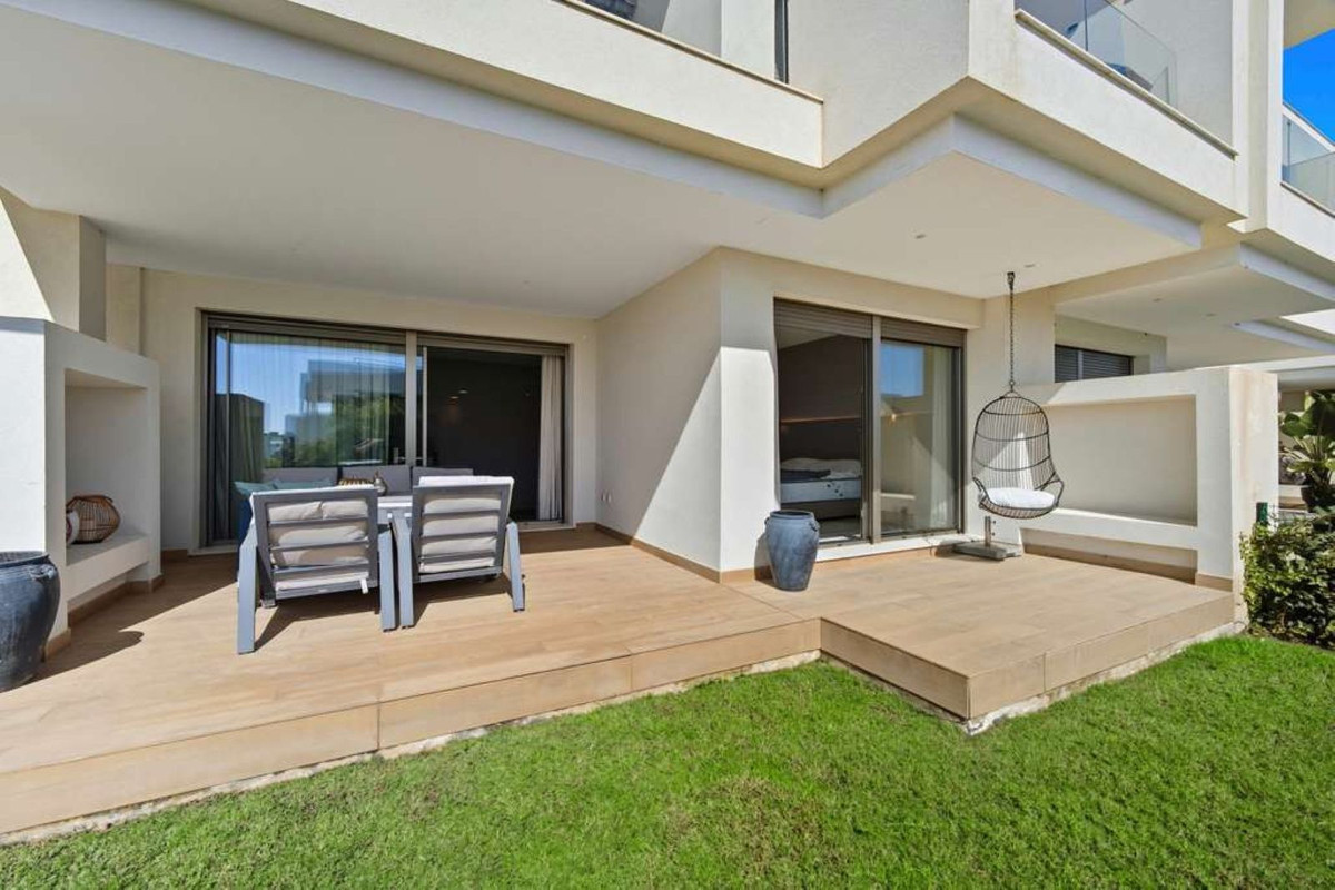 2 Bed Apartment for sale in Estepona Costa Del Sol, Málaga, Spain