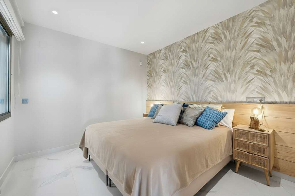 2 Bed Apartment for sale in Estepona Costa Del Sol, Málaga, Spain