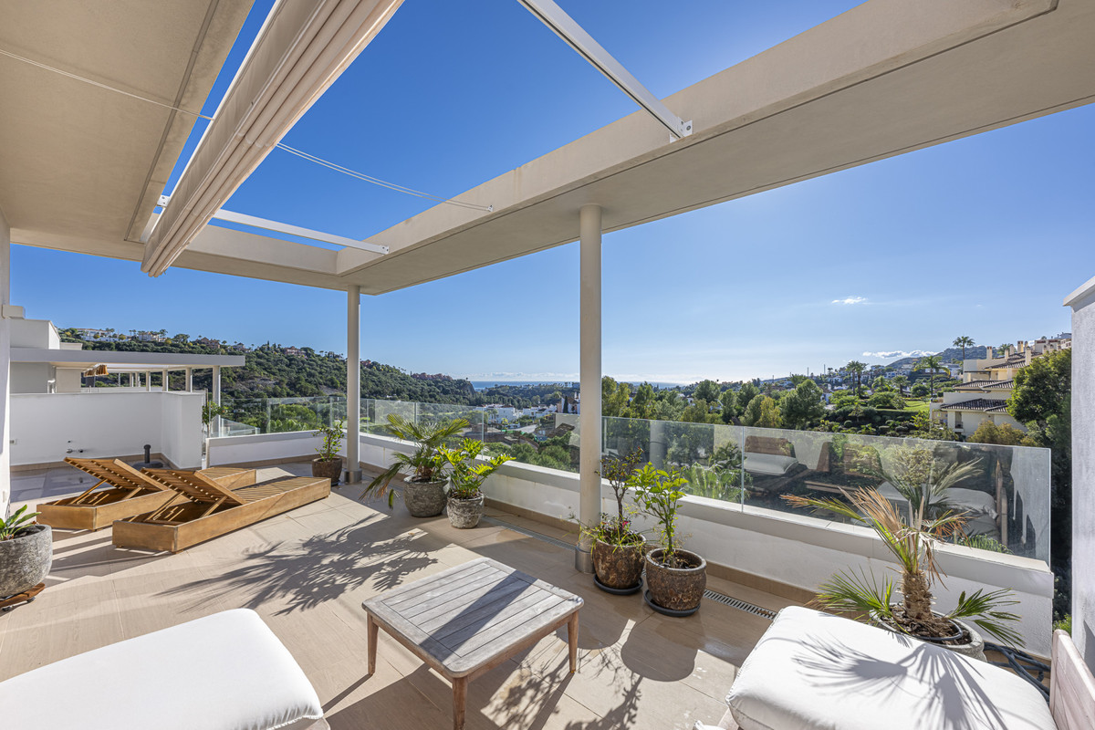 3 Bed Apartment for sale in Benahavís Costa Del Sol, Málaga, Spain