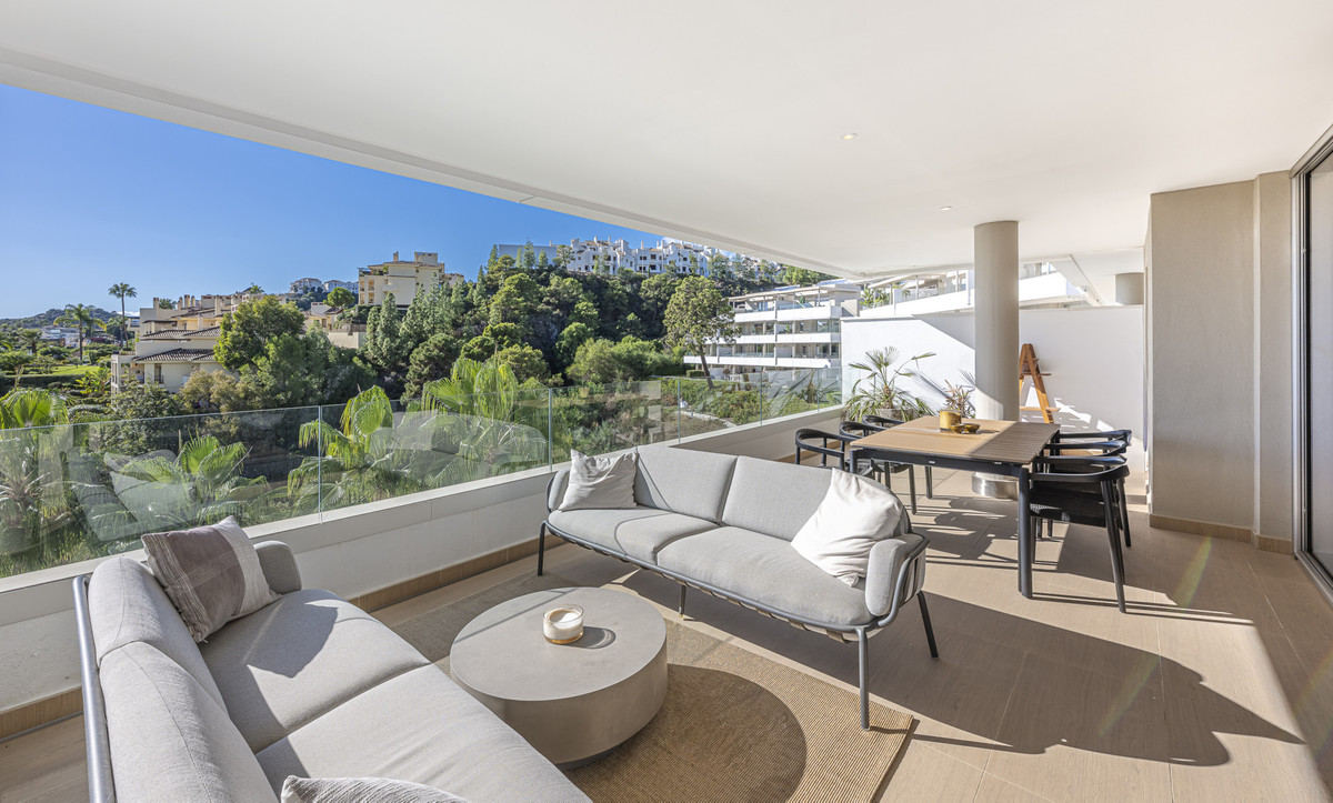 3 Bed Apartment for sale in Benahavís Costa Del Sol, Málaga, Spain