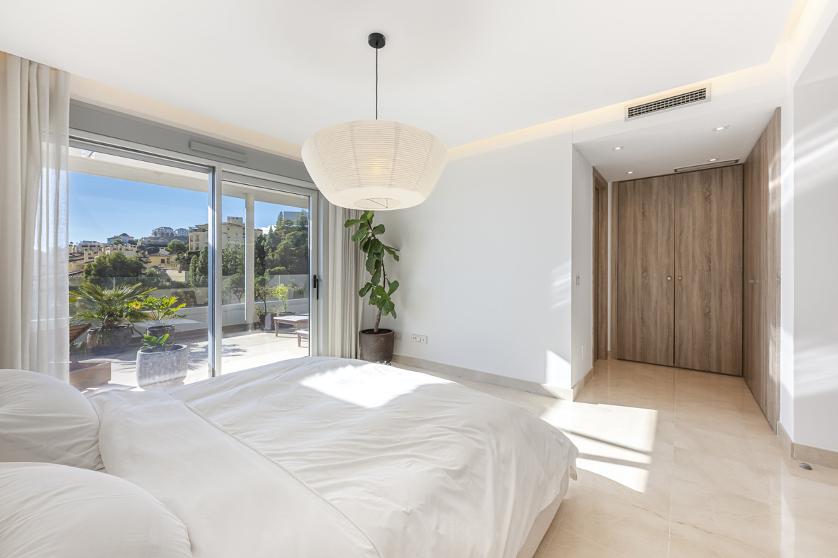 3 Bed Apartment for sale in Benahavís Costa Del Sol, Málaga, Spain