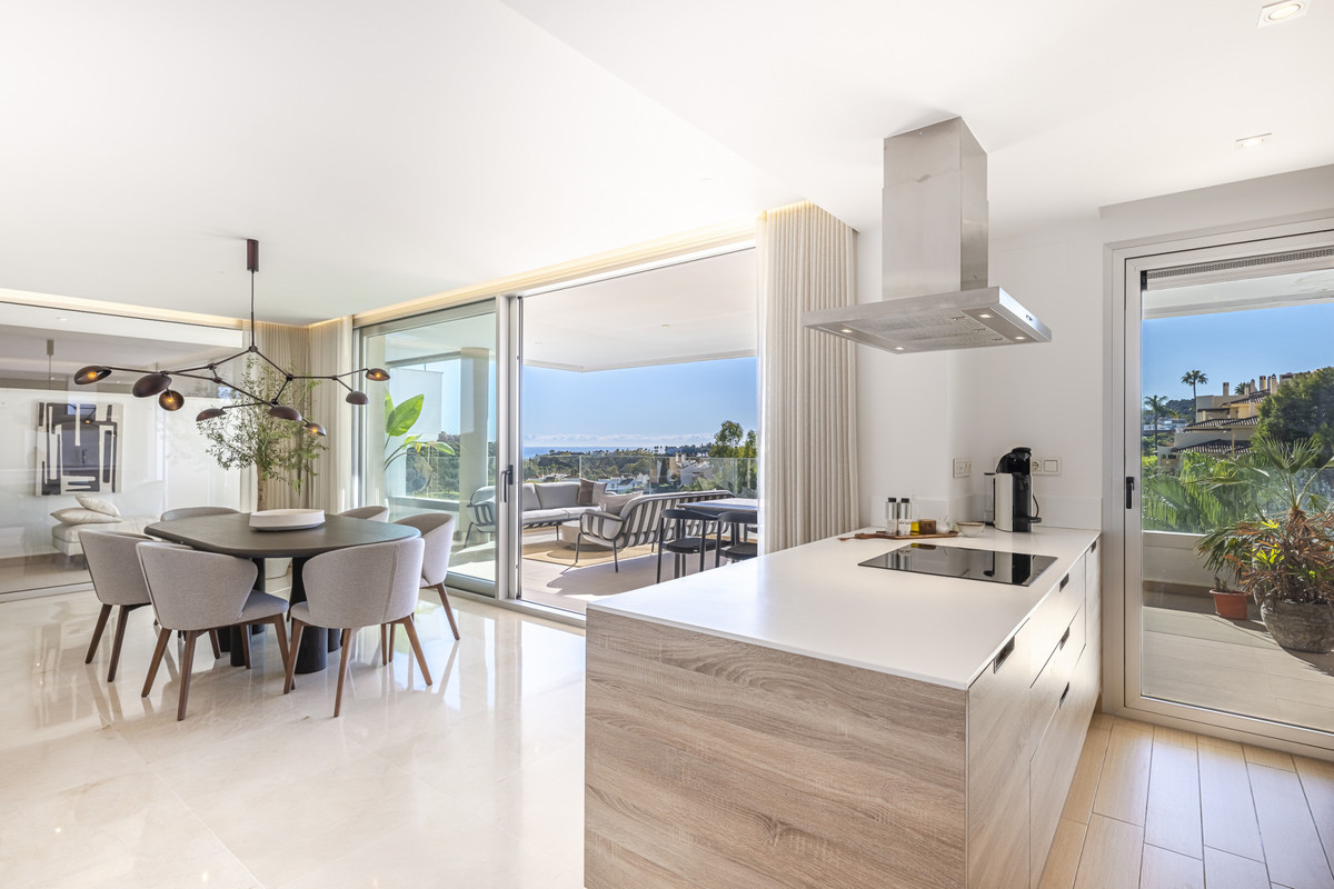 3 Bed Apartment for sale in Benahavís Costa Del Sol, Málaga, Spain