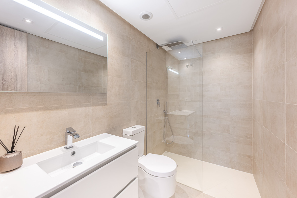 3 Bed Apartment for sale in Benahavís Costa Del Sol, Málaga, Spain