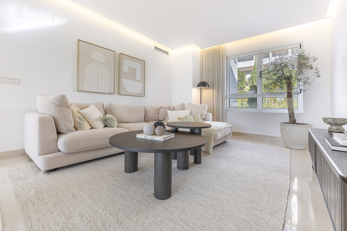 3 Bed Apartment for sale in Benahavís Costa Del Sol, Málaga, Spain