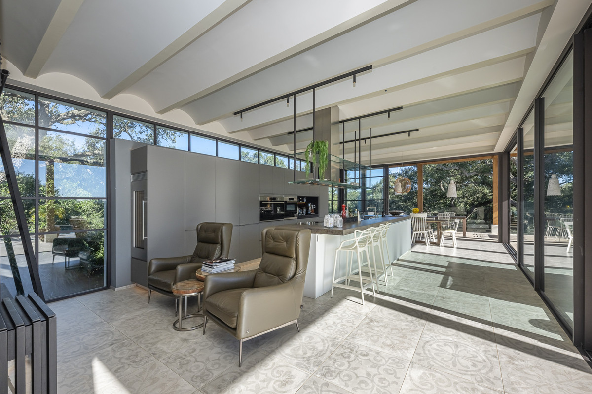 Se vende Villa - Chalet de 6 dormitorios en Costa Del Sol, Cadiz, España