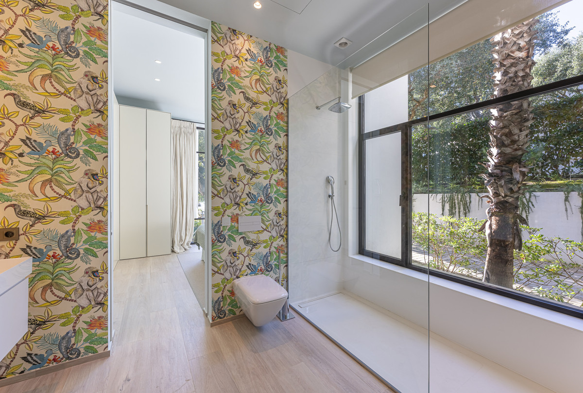 Se vende Villa - Chalet de 6 dormitorios en Costa Del Sol, Cadiz, España