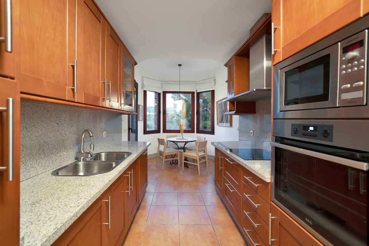 Se vende Apartamento Planta Media de 3 dormitorios en Costa Del Sol, Málaga, España