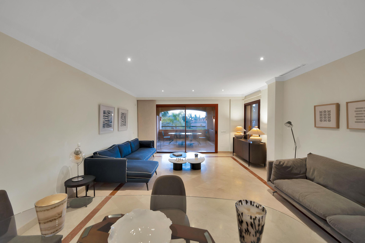 Se vende Apartamento Planta Media de 3 dormitorios en Costa Del Sol, Málaga, España