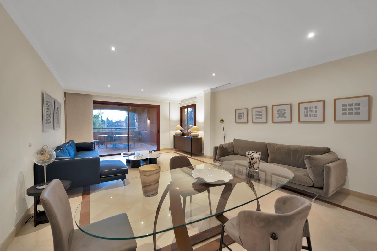 Se vende Apartamento Planta Media de 3 dormitorios en Costa Del Sol, Málaga, España