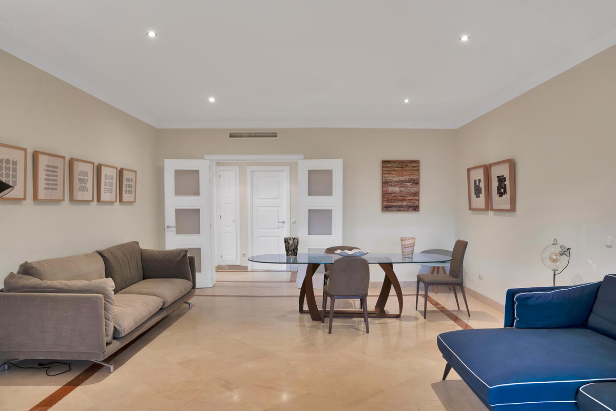 Se vende Apartamento Planta Media de 3 dormitorios en Costa Del Sol, Málaga, España