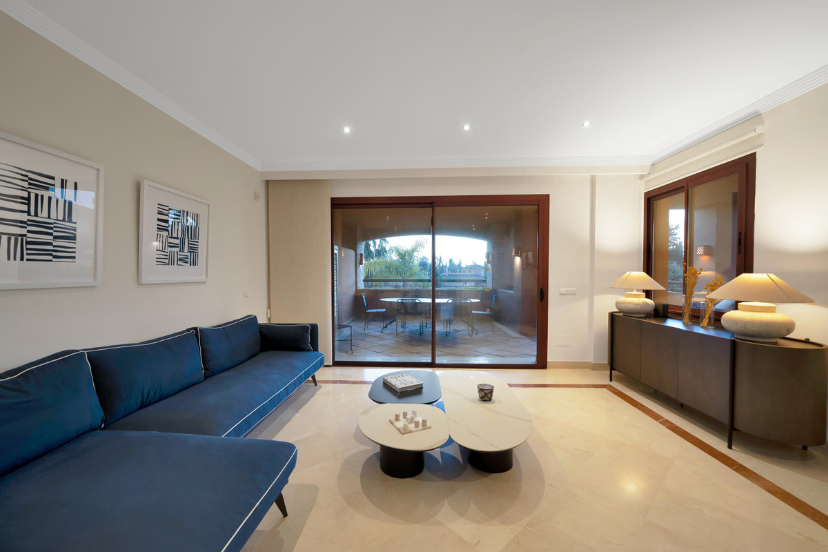 Se vende Apartamento Planta Media de 3 dormitorios en Costa Del Sol, Málaga, España