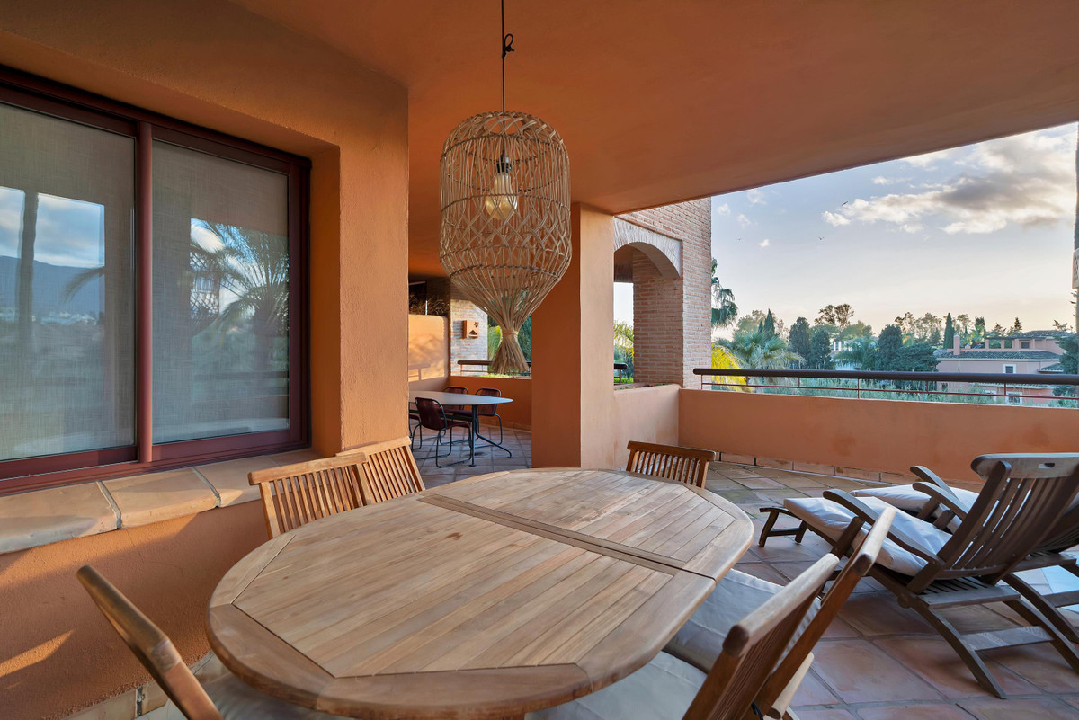 Se vende Apartamento Planta Media de 3 dormitorios en Costa Del Sol, Málaga, España