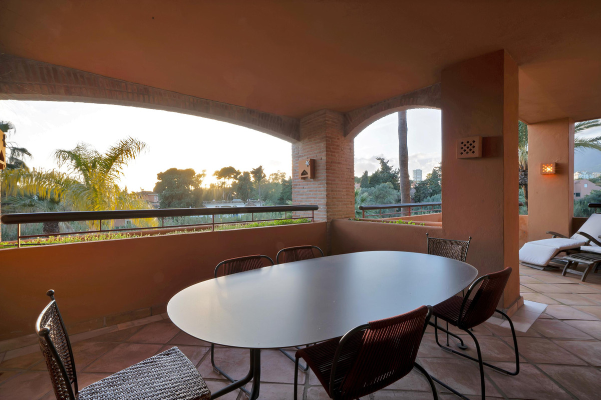 Se vende Apartamento Planta Media de 3 dormitorios en Costa Del Sol, Málaga, España