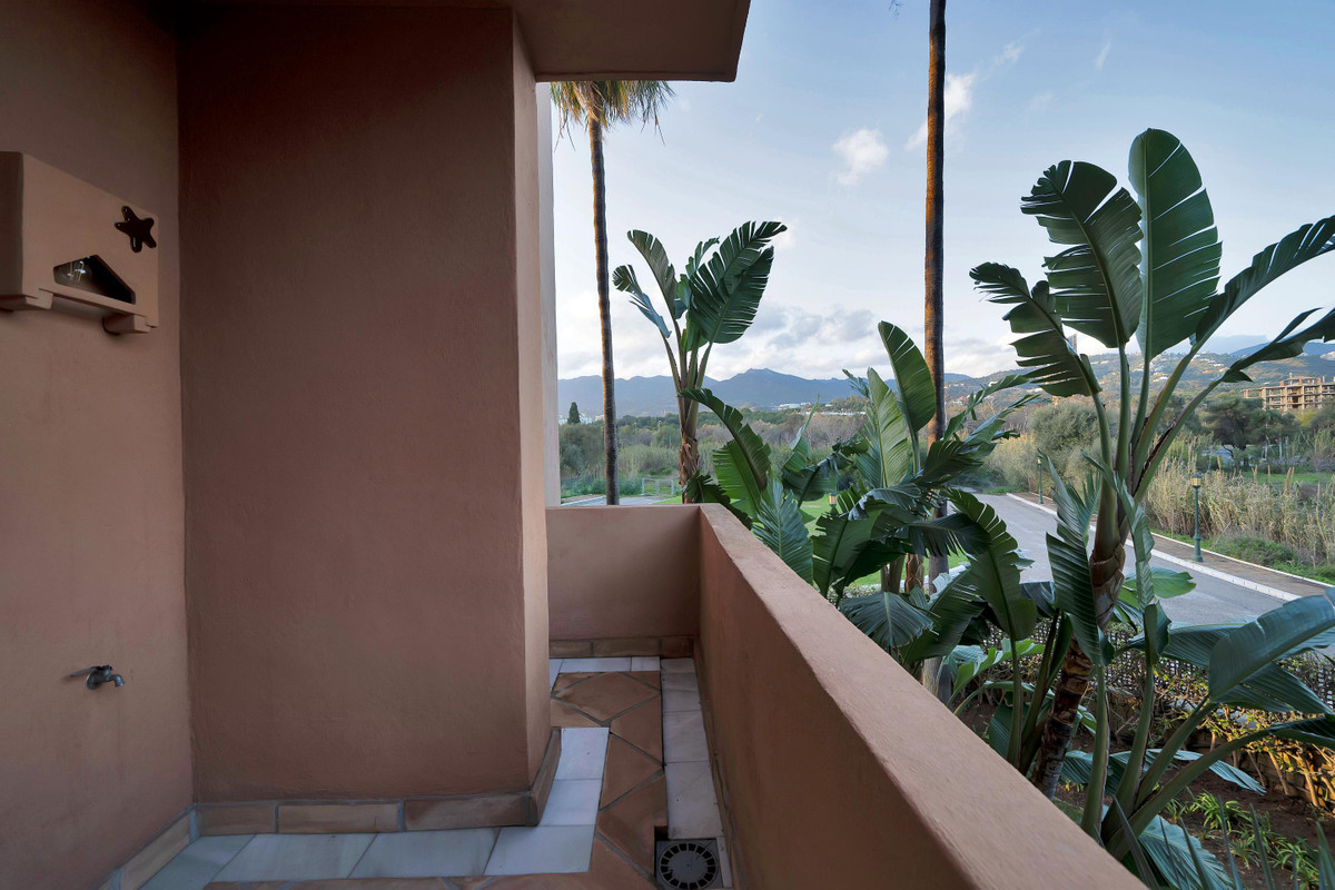 Se vende Apartamento Planta Media de 3 dormitorios en Costa Del Sol, Málaga, España