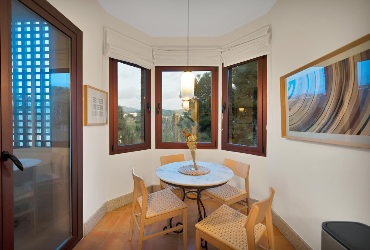 Se vende Apartamento Planta Media de 3 dormitorios en Costa Del Sol, Málaga, España