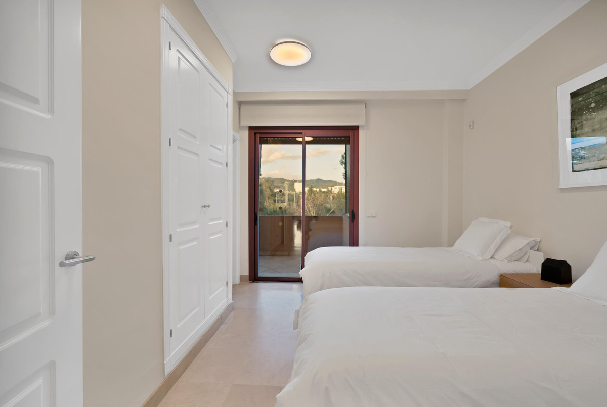 Se vende Apartamento Planta Media de 3 dormitorios en Costa Del Sol, Málaga, España