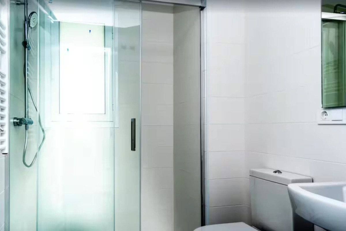 Se vende Apartamento Planta Media de 2 dormitorios en Costa Del Sol, Málaga, España