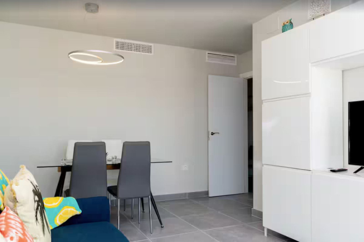Se vende Apartamento Planta Media de 2 dormitorios en Costa Del Sol, Málaga, España