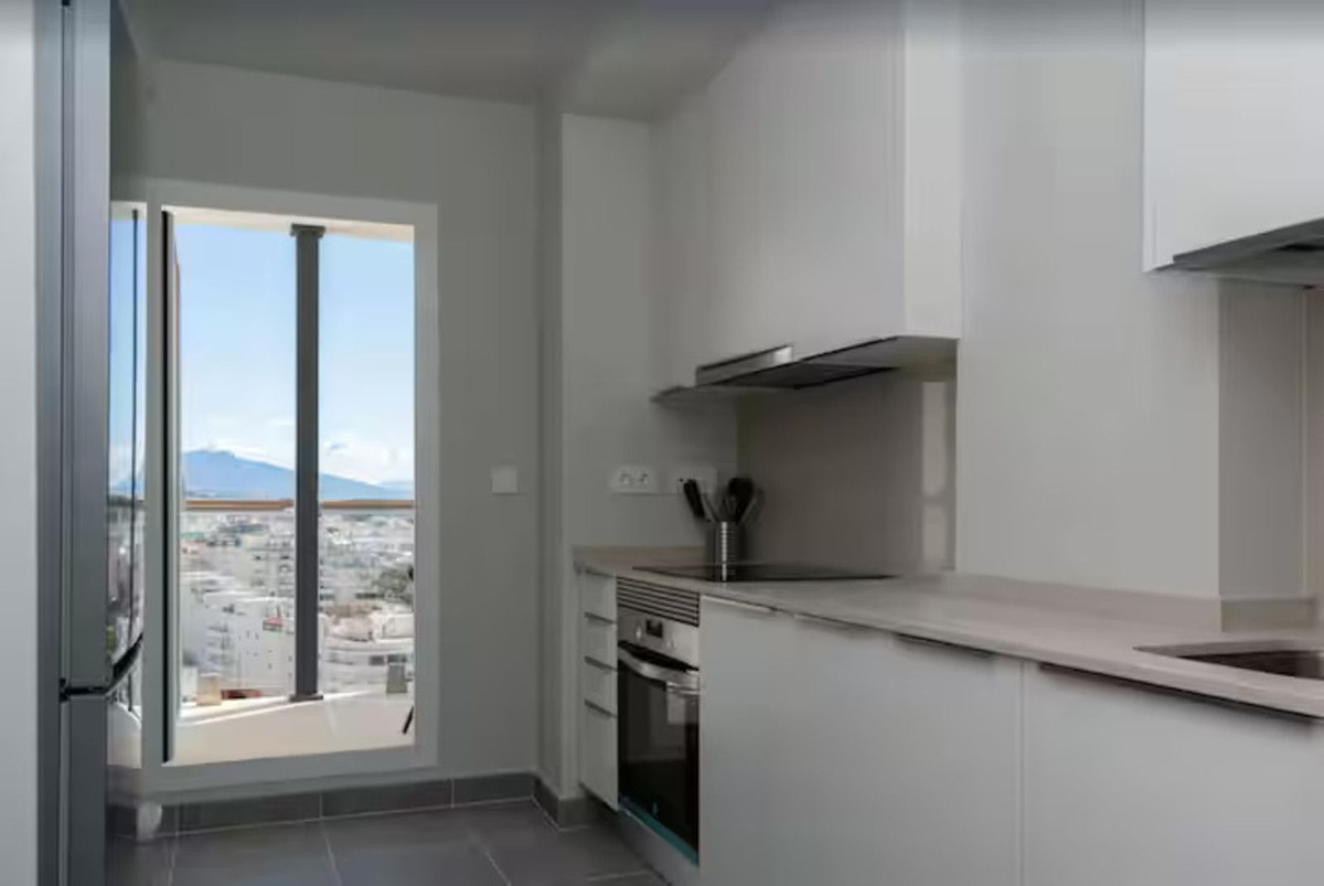 Se vende Apartamento Planta Media de 2 dormitorios en Costa Del Sol, Málaga, España